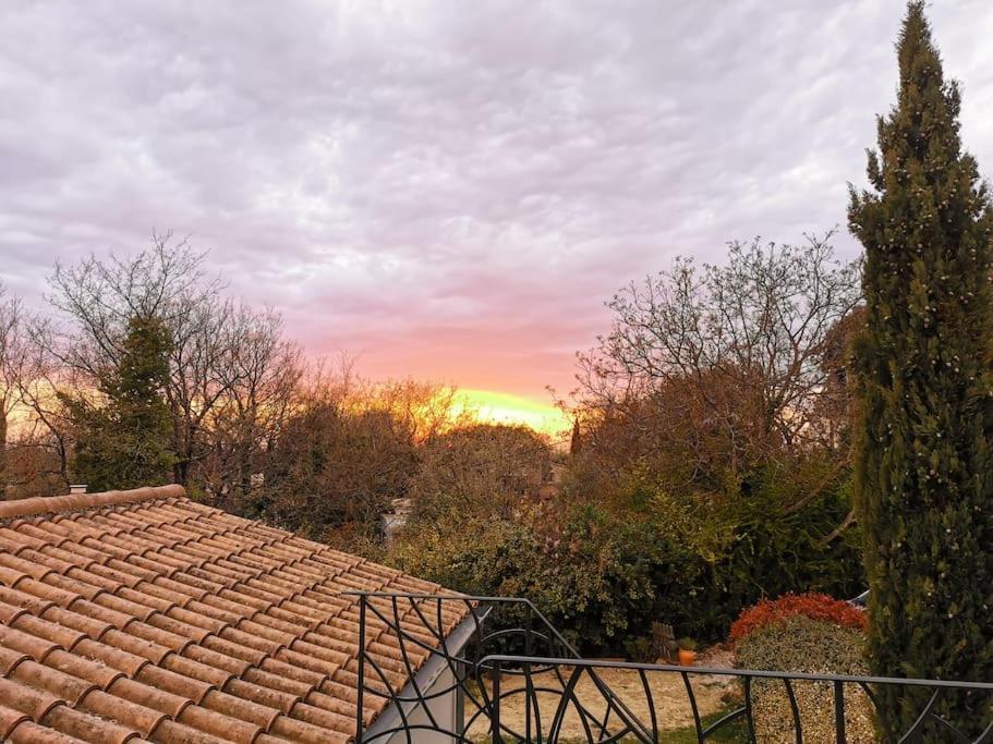 Entre Ventoux Et Luberon, Appartement Dans Maison. Malemort-du-Comtat Luaran gambar