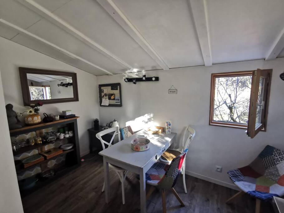 Entre Ventoux Et Luberon, Appartement Dans Maison. Malemort-du-Comtat Luaran gambar