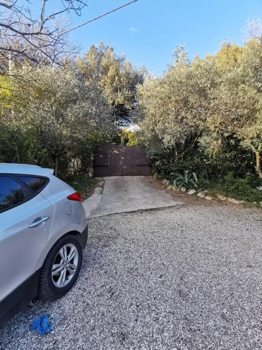 Entre Ventoux Et Luberon, Appartement Dans Maison. Malemort-du-Comtat Luaran gambar