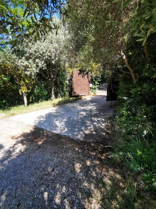 Entre Ventoux Et Luberon, Appartement Dans Maison. Malemort-du-Comtat Luaran gambar