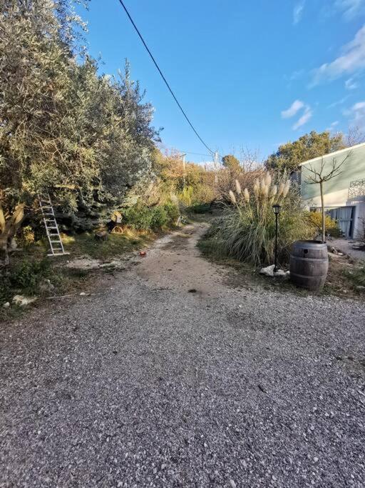Entre Ventoux Et Luberon, Appartement Dans Maison. Malemort-du-Comtat Luaran gambar
