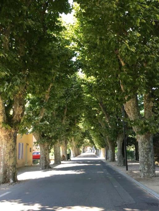 Entre Ventoux Et Luberon, Appartement Dans Maison. Malemort-du-Comtat Luaran gambar